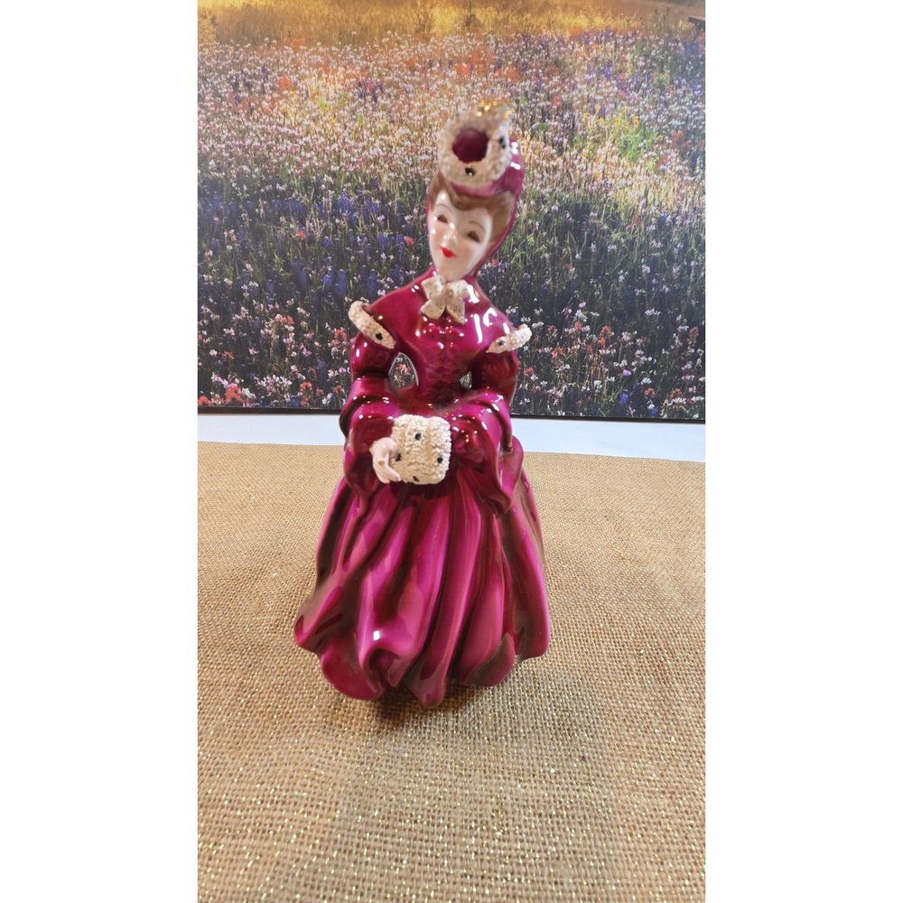 EE-1506. Florence Ceramics "Delia"